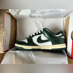 Nike Dunks- Vintage Green